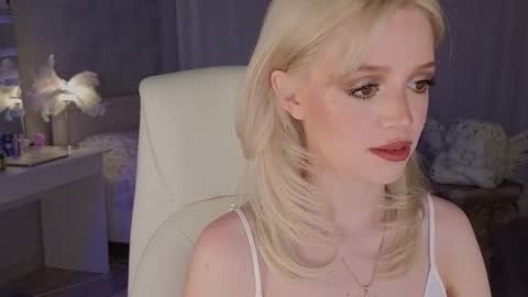 Snapshot of i__am_joss chatting on 03/30/26, 11:28 Joselle online show from 03/30/26, 11:28