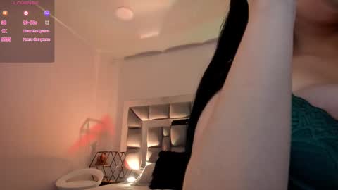 Snapshot of i_akane chatting on 10/22/25, 01:11 Akane online show from 10/22/25, 01:11