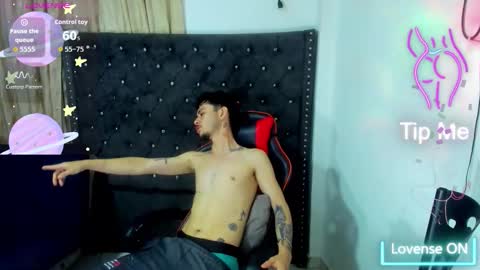 Snapshot of i_am_kelvis_ chatting on 10/09/25, 02:09 kelvis online show from 10/09/25, 02:09