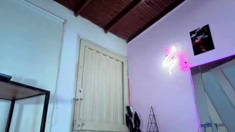 Snapshot of i_am_kelvis_ chatting on 01/13/26, 01:55 kelvis online show from 01/13/26, 01:55