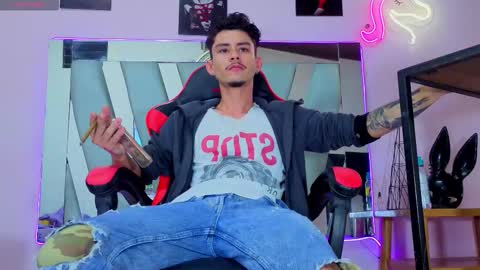 Snapshot of i_am_kelvis_ chatting on 01/17/26, 06:18 kelvis online show from 01/17/26, 06:18