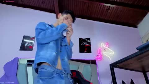 Snapshot of i_am_kelvis_ chatting on 01/18/26, 10:08 kelvis online show from 01/18/26, 10:08