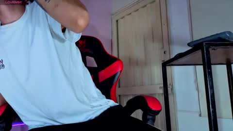 Snapshot of i_am_kelvis_ chatting on 02/11/26, 07:24 kelvis online show from 02/11/26, 07:24