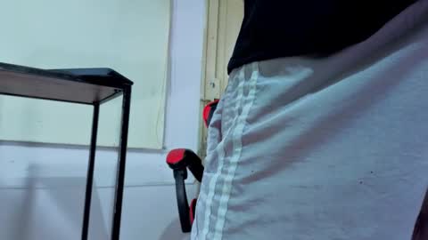 Snapshot of i_am_kelvis_ chatting on 03/09/26, 03:54 kelvis online show from 03/09/26, 03:54