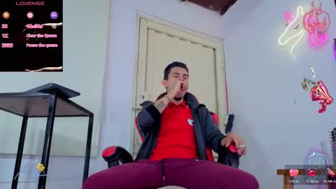 Snapshot of i_am_kelvis_ chatting on 03/19/26, 03:32 kelvis online show from 03/19/26, 03:32