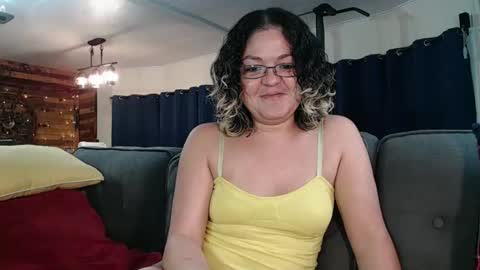 Snapshot of i_fetishize_u chatting on 02/21/25, 11:43 ShortStuff online show from 02/21/25, 11:43