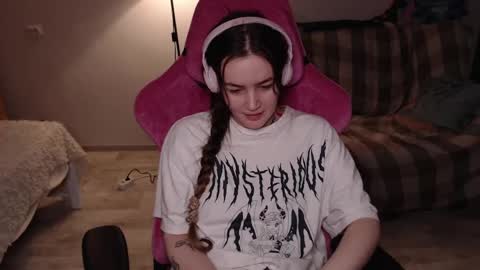 elisabeth online show from 01/31/25, 01:02