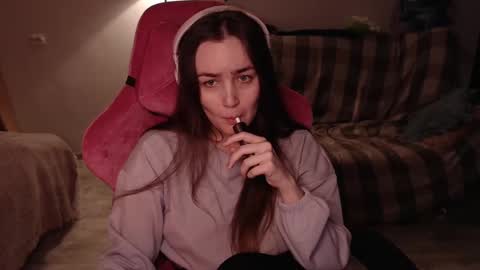 elisabeth online show from 02/16/25, 03:48