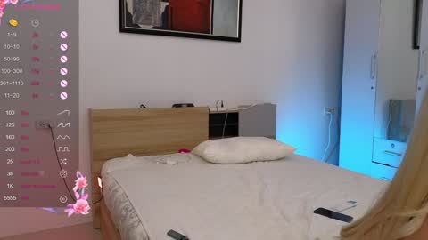 Snapshot of i_see_aysi chatting on 12/30/24, 03:13 Aysi online show from 12/30/24, 03:13