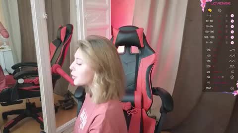 Snapshot of i_see_aysi chatting on 10/22/25, 03:12 Aysi online show from 10/22/25, 03:12