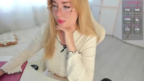 Snapshot of i_want_you_eva chatting on 09/11/25, 10:59 HiI am EvaPVT is open online show from 09/11/25, 10:59