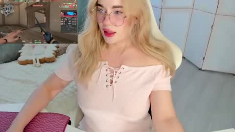 Snapshot of i_want_you_eva chatting on 05/26/26, 01:40 HiI am EvaPVT is open online show from 05/26/26, 01:40