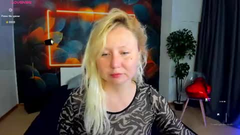 Samanta online show from 06/18/26, 01:28