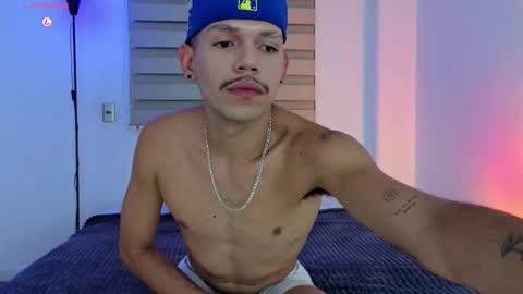 Snapshot of iam_angelxxx chatting on 11/10/25, 10:53 Angel online show from 11/10/25, 10:53