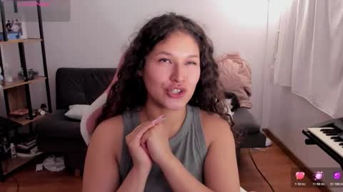 Snapshot of iam_nikki chatting on 11/14/25, 04:33 On instagram Imm NikkiHelp me reach 100 likes online show from 11/14/25, 04:33