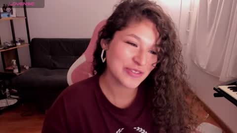 Snapshot of iam_nikki chatting on 11/21/25, 02:21 On instagram Imm NikkiHelp me reach 100 likes online show from 11/21/25, 02:21