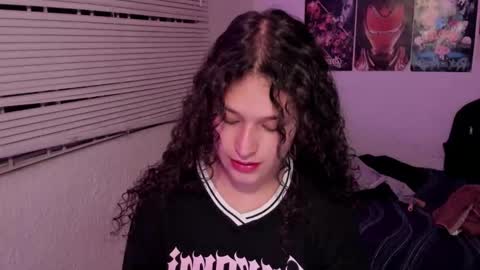 Snapshot of iam_nikki chatting on 01/18/26, 04:16 On instagram Imm NikkiHelp me reach 100 likes online show from 01/18/26, 04:16