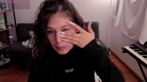 Snapshot of iam_nikki chatting on 01/31/26, 11:25 On instagram Imm NikkiHelp me reach 100 likes online show from 01/31/26, 11:25