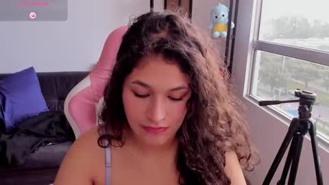 Snapshot of iam_nikki chatting on 02/09/26, 08:35 On instagram Imm NikkiHelp me reach 100 likes online show from 02/09/26, 08:35