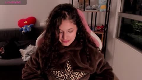 Snapshot of iam_nikki chatting on 02/13/26, 08:32 On instagram Imm NikkiHelp me reach 100 likes online show from 02/13/26, 08:32