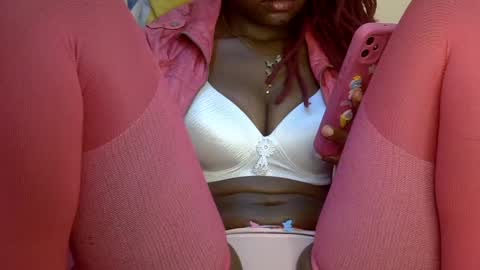 Snapshot of iam_nisa chatting on 07/14/26, 07:57 iam_nisa online show from 07/14/26, 07:57