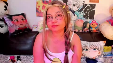 Snapshot of iam_zoechan chatting on 11/17/25, 02:06 Zoe 3 online show from 11/17/25, 02:06