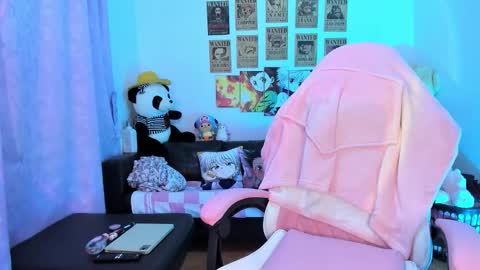 Snapshot of iam_zoechan chatting on 12/20/25, 11:01 Zoe 3 online show from 12/20/25, 11:01