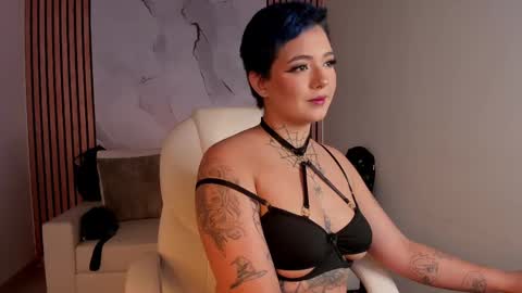 Snapshot of iamalarasi chatting on 12/17/24, 02:11 Alarasi online show from 12/17/24, 02:11