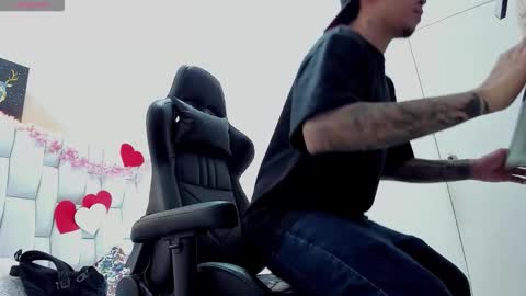 Snapshot of iamdaiker chatting on 02/18/26, 03:13 Daiker online show from 02/18/26, 03:13