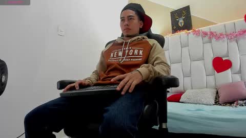 Snapshot of iamdaiker chatting on 02/19/26, 03:35 Daiker online show from 02/19/26, 03:35