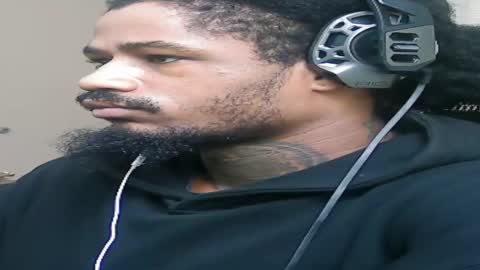 Snapshot of iamjohnny4u chatting on 12/19/25, 03:30 iamjohnny4u online show from 12/19/25, 03:30