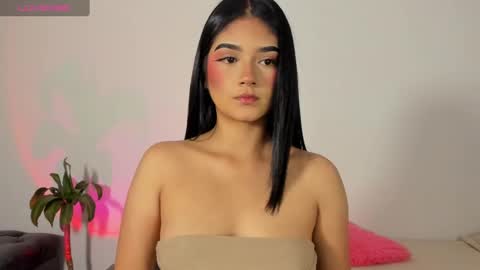 Snapshot of iamjulietaa chatting on 03/04/25, 02:27 online show from 03/04/25, 02:27