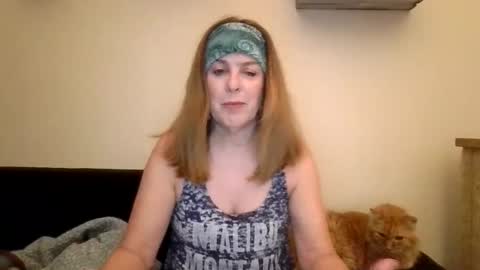 Snapshot of iampoppyy chatting on 10/22/25, 12:38 iampoppyy online show from 10/22/25, 12:38