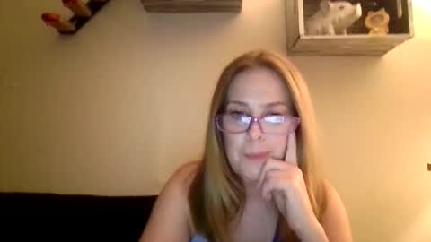 iampoppyy online show from 11/03/25, 03:19