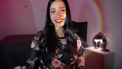 Snapshot of iamroxanne chatting on 12/18/24, 01:15 Camila online show from 12/18/24, 01:15