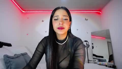 Snapshot of iamroxanne chatting on 02/17/25, 06:48 Camila online show from 02/17/25, 06:48