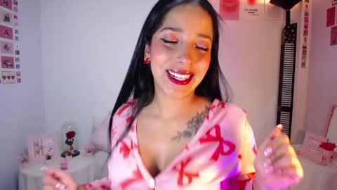 Camila online show from 05/17/26, 04:58