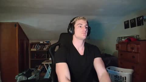 iamtommyparker online show from 10/18/25, 04:15