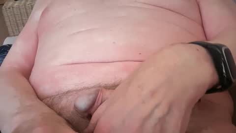 Snapshot of ian53a chatting on 05/12/26, 10:45 ian53a - mature UK man for same online show from 05/12/26, 10:45