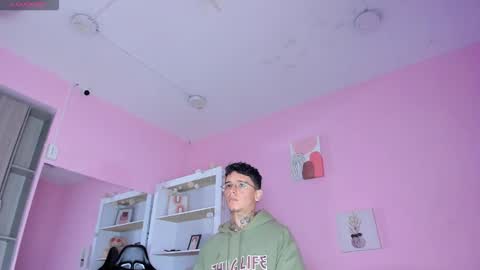 IAN CASTILLO online show from 10/25/25, 11:07