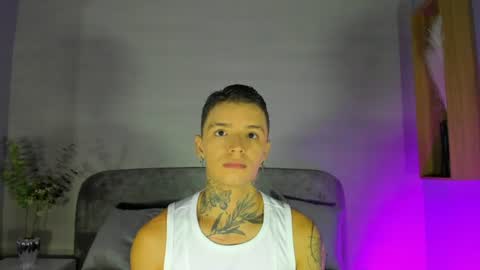 Snapshot of ian_castillo_ chatting on 06/12/26, 11:09 IAN CASTILLO online show from 06/12/26, 11:09