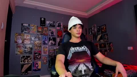 Snapshot of ian_versace chatting on 12/31/24, 06:48 Andres online show from 12/31/24, 06:48