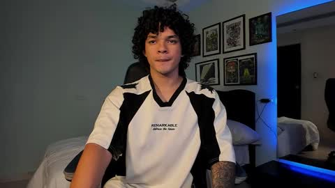 Snapshot of ian_versace chatting on 03/12/26, 11:22 Andres online show from 03/12/26, 11:22