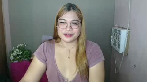 Snapshot of iana_whorexxx chatting on 12/15/24, 05:42 iana online show from 12/15/24, 05:42
