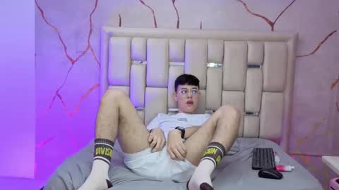 Snapshot of ianblake_ chatting on 03/10/26, 08:36 Ian online show from 03/10/26, 08:36