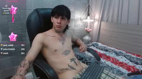 ian online show from 11/23/25, 08:25