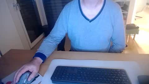 iandy12 online show from 11/23/25, 10:42