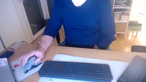 iandy12 online show from 11/25/25, 10:43