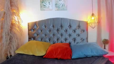 ian  online show from 10/11/25, 03:28