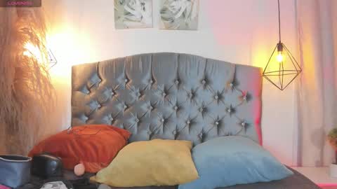 ian  online show from 10/18/25, 03:31